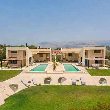 Profilios Villas וילה Mantzavináta