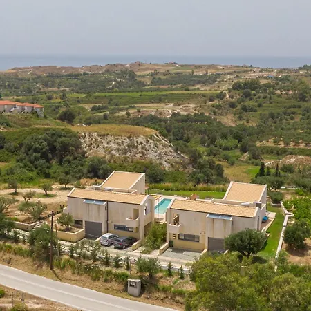 Profilios Villas Βίλα Μαντζαβινάτα