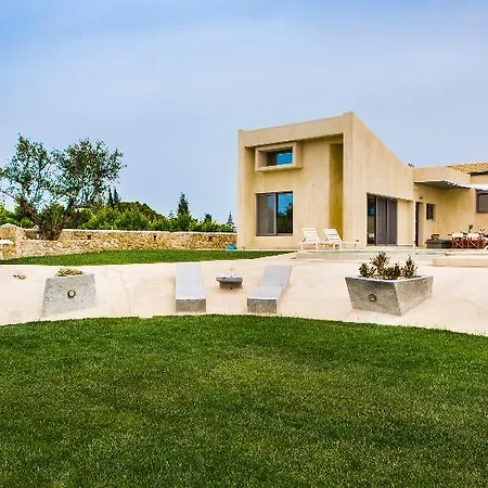 Profilios Villas Μαντζαβινάτα