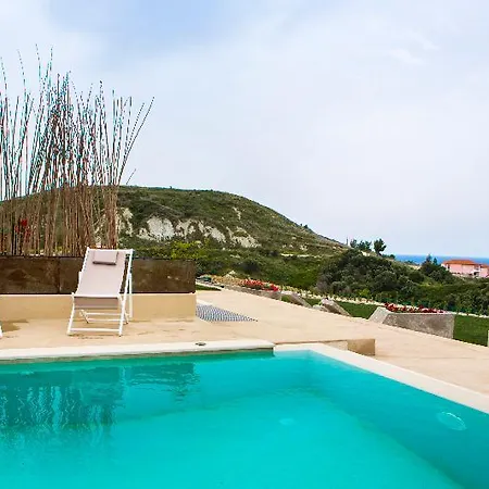 Profilios Villas Μαντζαβινάτα